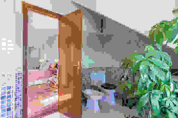 CCVO Design and Staging Casas de banho modernas