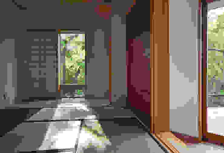 川と共に暮らす心地良い家  homify