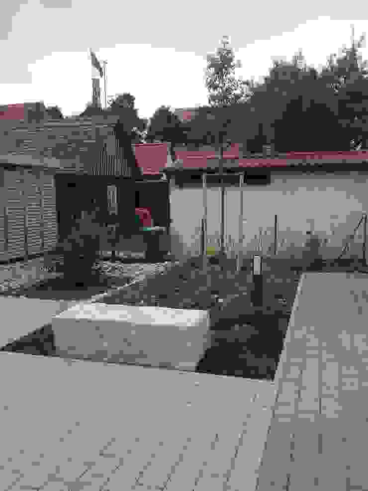 Garten-Landschaftsbau Hierreth-Felser GmbH Giardino moderno