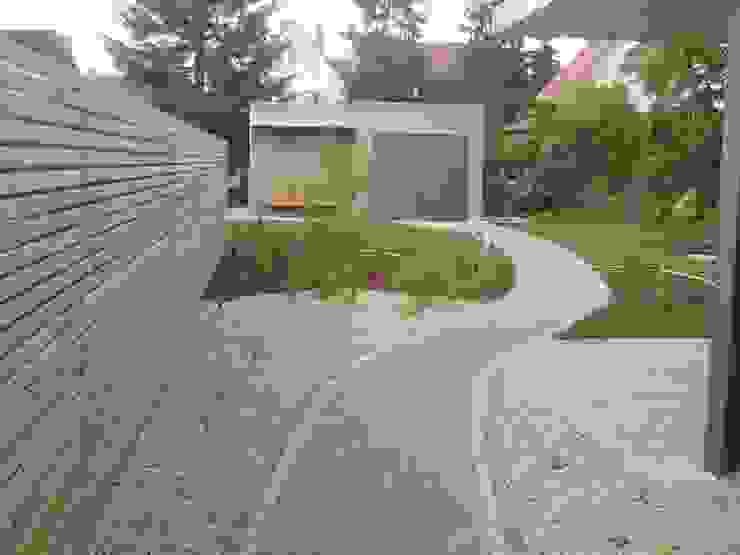 Garten-Landschaftsbau Hierreth-Felser GmbH Giardino moderno