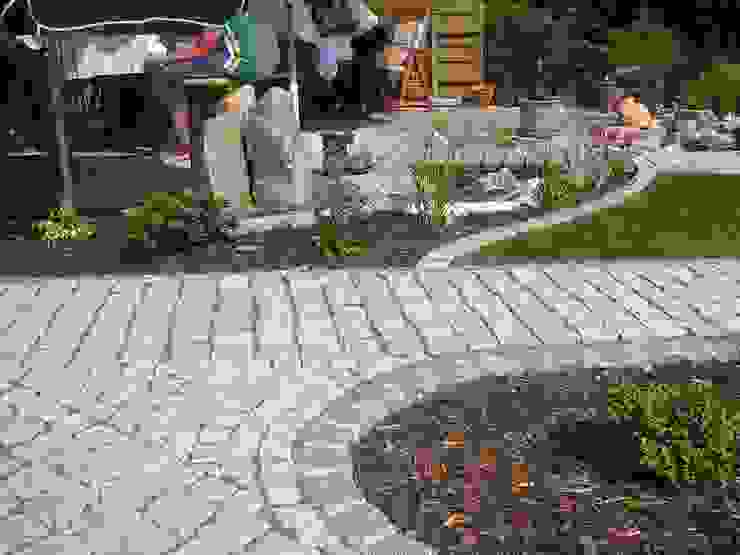 Garten-Landschaftsbau Hierreth-Felser GmbH Giardino in stile rustico