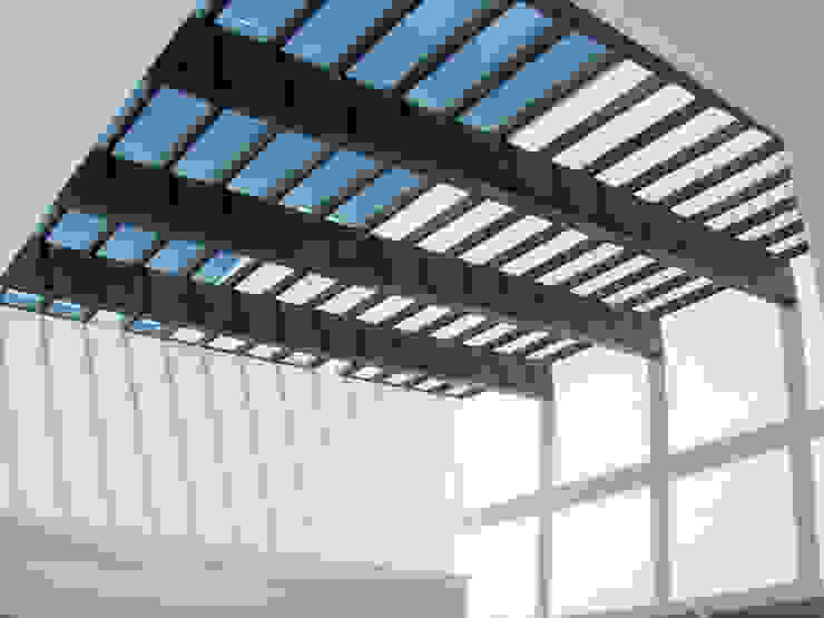 Estilo Homes Minimalist corridor, hallway & stairs