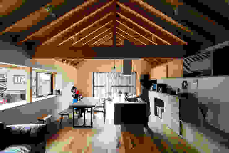 翠香園町の家, 藤森大作建築設計事務所 藤森大作建築設計事務所 Modern Dining Room Wood Wood effect