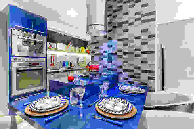 Detalhes Cozinha Gourmet Arquitetura Sônia Beltrão & associados Armários e bancadas de cozinha Pedra Azul Ilha com Coocktop,silestone,coifa,cozinha,Dellano