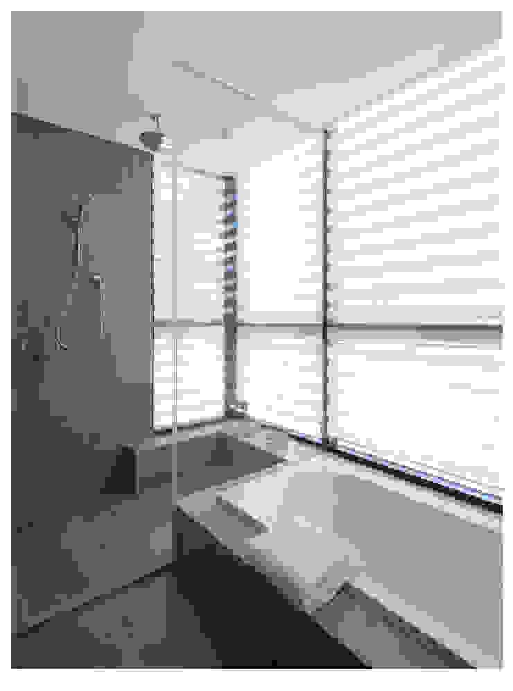 名人雅仕(住宅設計案 2013), 北歐制作室內設計 北歐制作室內設計 現代浴室設計點子、靈感&圖片 卫浴洁具,轻敲,夹具,长方形,浴室,淋浴,灯光,花洒头,室内设计,地板