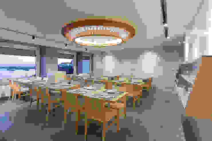 Gastronomía de estilo mediterráneo de BL Design Arquitectura e Interiores Mediterráneo Contrachapado