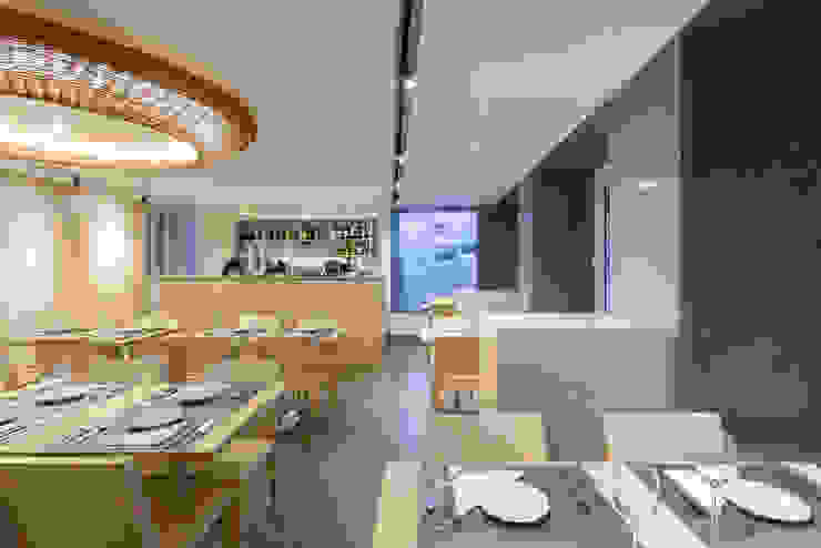 Gastronomía de estilo mediterráneo de BL Design Arquitectura e Interiores Mediterráneo Contrachapado