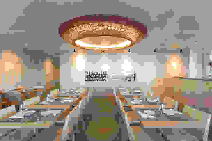 Gastronomía de estilo mediterráneo de BL Design Arquitectura e Interiores Mediterráneo Contrachapado