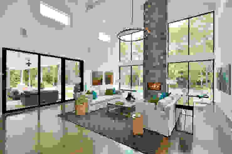 Dunhill Reserve - The Modern Barn, Plum Builders Plum Builders Moderne woonkamers Glas Wit