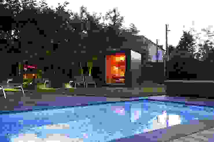 Saunahaus / Gartensauna am Pool im Garten Gartenhauptdarsteller Gartenpool modernes Saunahaus,design gartensauna,sauna im garten