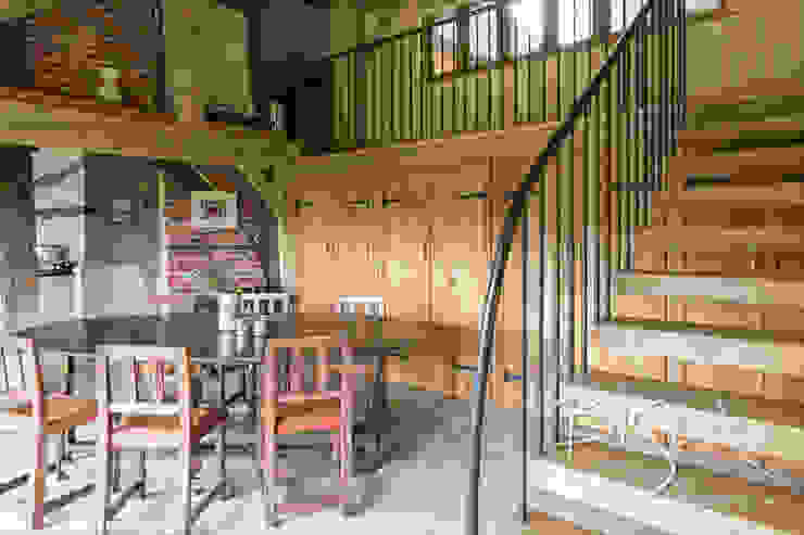 Staircase for Elizabethan timber framed property Bisca Staircases Escalier Bois bisca,bespoke staircase,staircase