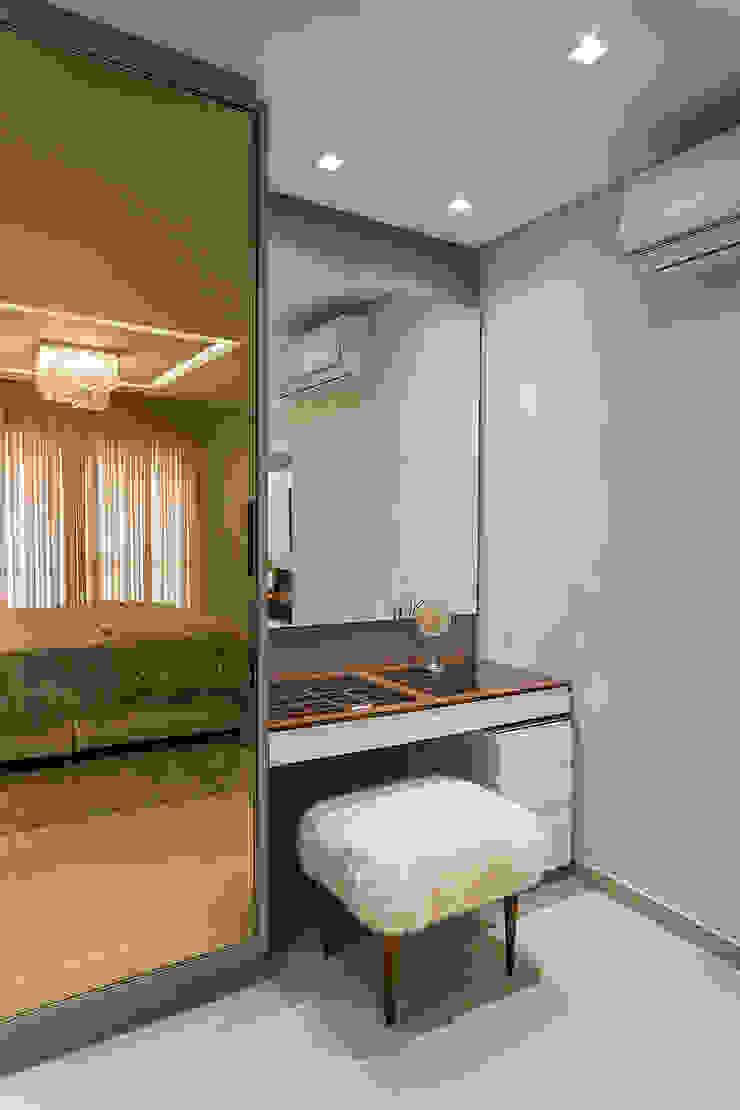 Juliana Agner Arquitetura e Interiores Dormitorios modernos