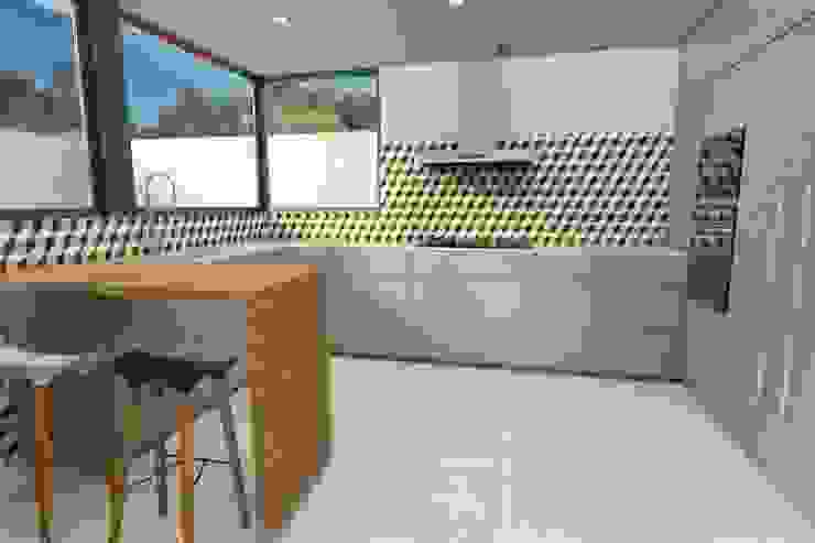 Kitchen Cozinhas modernas por No Place Like Home ® Moderno