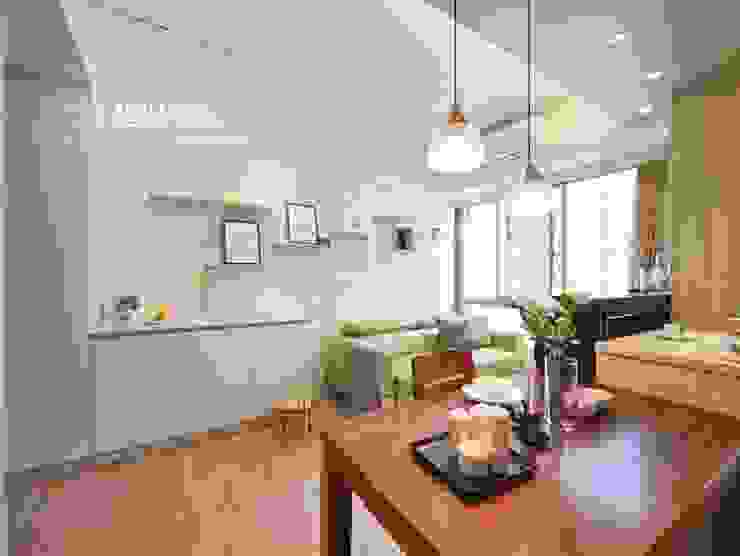 築本國際設計有限公司 Sala da pranzo in stile scandinavo