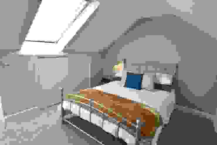 HMO Rrefurbishment Kerry Holden Interiors Camera da letto moderna