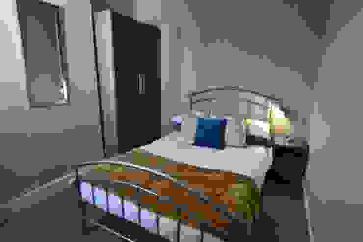 HMO Rrefurbishment Kerry Holden Interiors Camera da letto moderna
