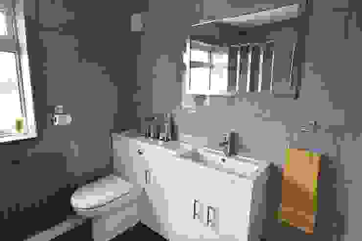 HMO Rrefurbishment Kerry Holden Interiors Bagno moderno