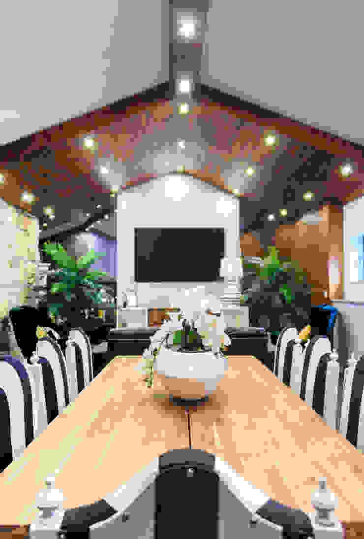 Ruang Makan Gaya Rustic Oleh BENEDITO MARTINS Rustic