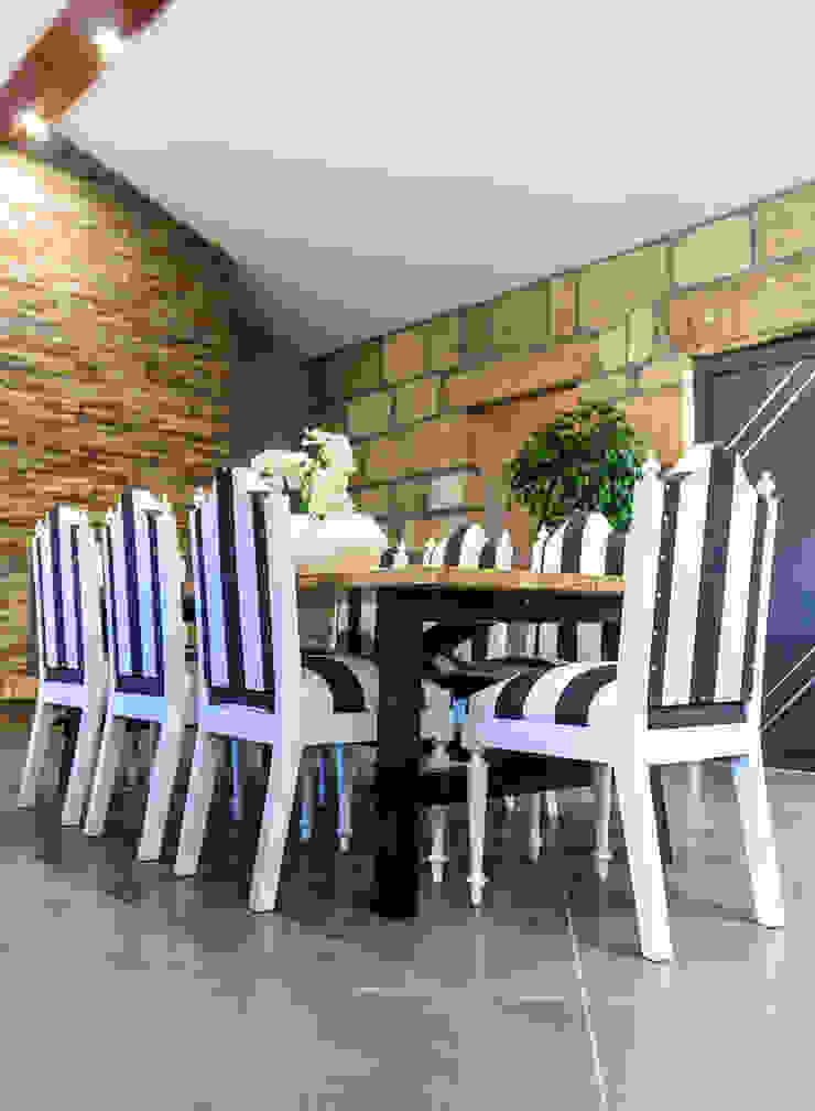 Ruang Makan Gaya Rustic Oleh BENEDITO MARTINS Rustic