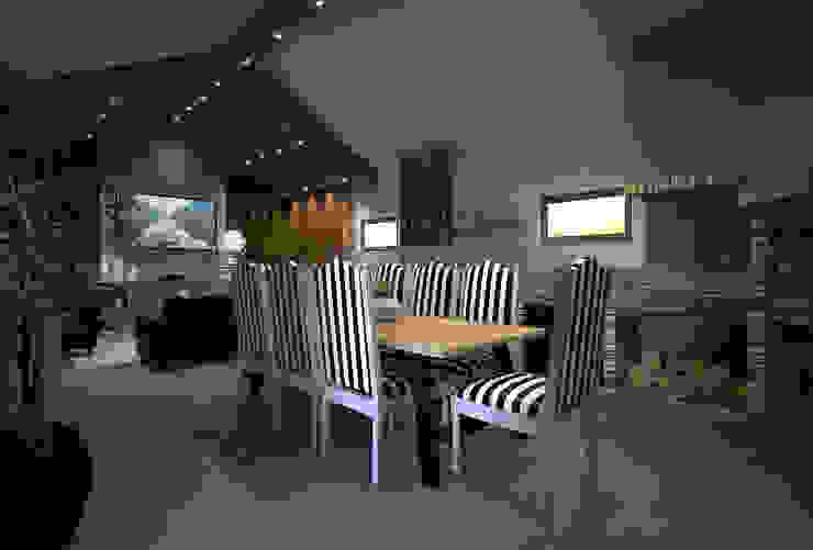 Ruang Keluarga Gaya Rustic Oleh BENEDITO MARTINS Rustic