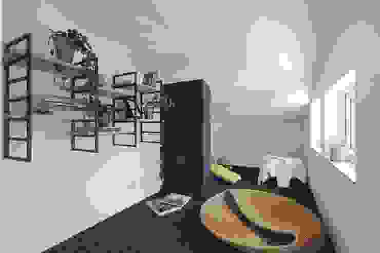 平凡な日常を楽しくする仕掛けのある家 Homify 平凡な日常を楽しくする仕掛けのある家 Homify