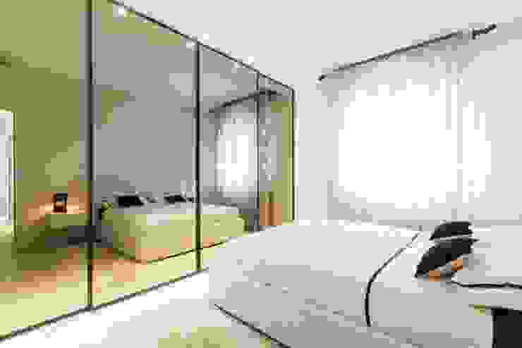Un appartamento rinnovato da zero, CLM Arredamento CLM Arredamento Camera da letto moderna Mobilia,Proprietà,Edificio,Comfort,Letto,Tessile,Di legno,Lampada,Pavimento,Ombra
