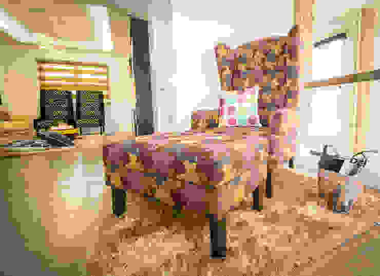 Tagaytay Southridge Estates TG Designing Corner Modern Corridor, Hallway and Staircase