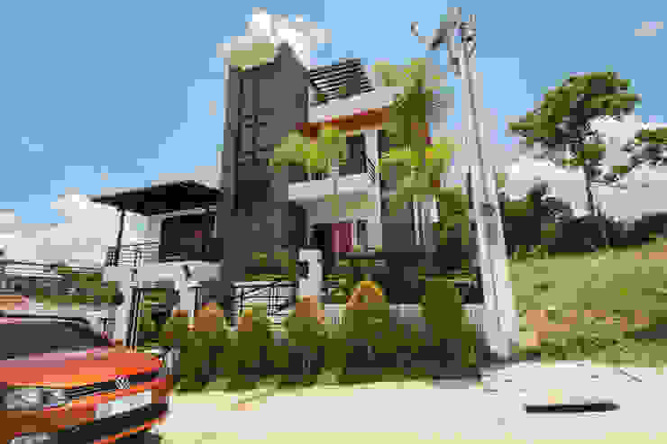 Tagaytay Southridge Estates TG Designing Corner Modern home
