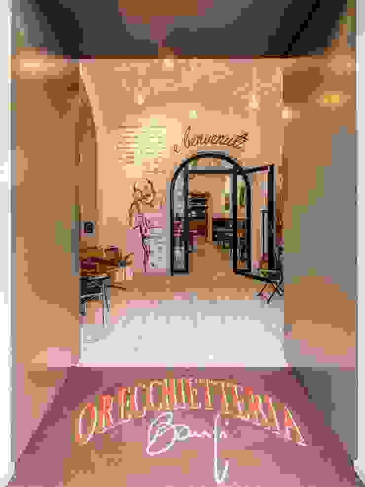 ORECCHIETTERIA BANFI MOB ARCHITECTS Pavimento