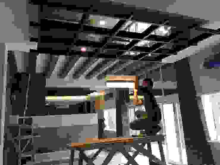 Lighthouse Architect Indonesia Sala da pranzo minimalista