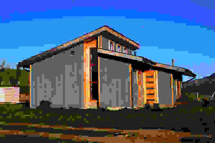casa rural - Arquitectos en Coyhaique Заміський будинок Алюміній / цинк Сірий
