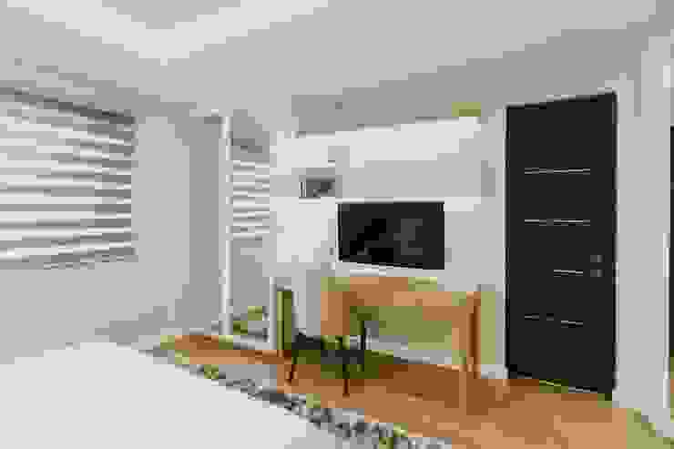 Girl's Bedroom 2 Modern style bedroom by Living Innovations Design Unlimited, Inc. Modern