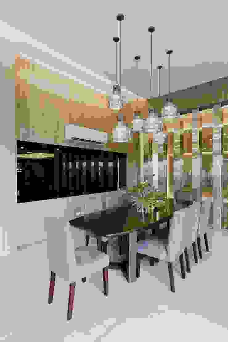 Dining Room Modern dining room by Living Innovations Design Unlimited, Inc. Modern