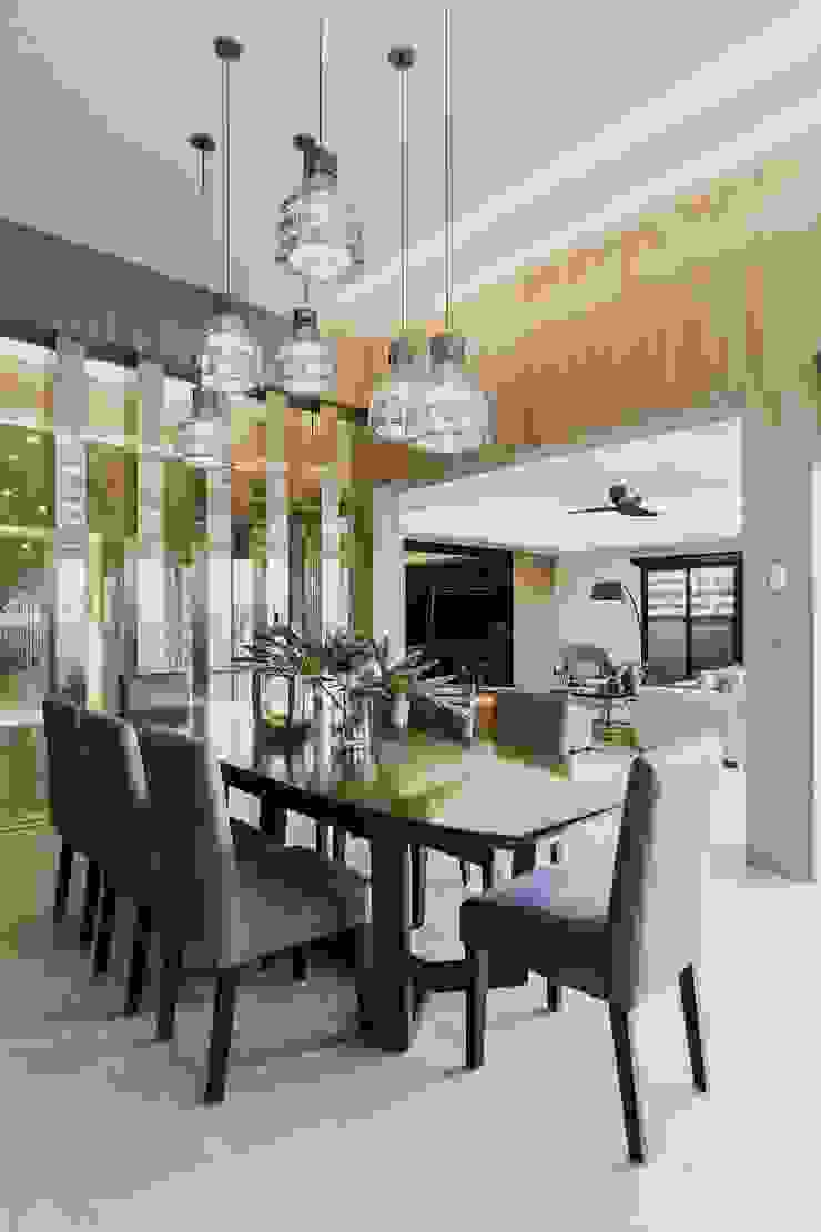 MG House Modern dining room by Living Innovations Design Unlimited, Inc. Modern