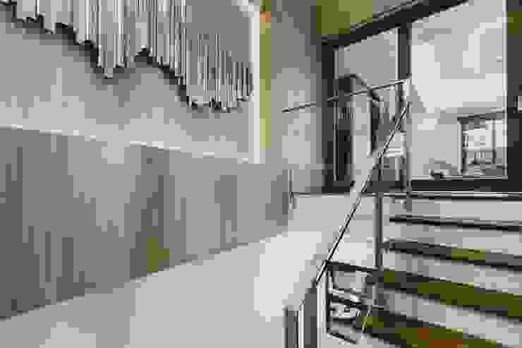 MG House, Living Innovations Design Unlimited, Inc. Living Innovations Design Unlimited, Inc. Stairs