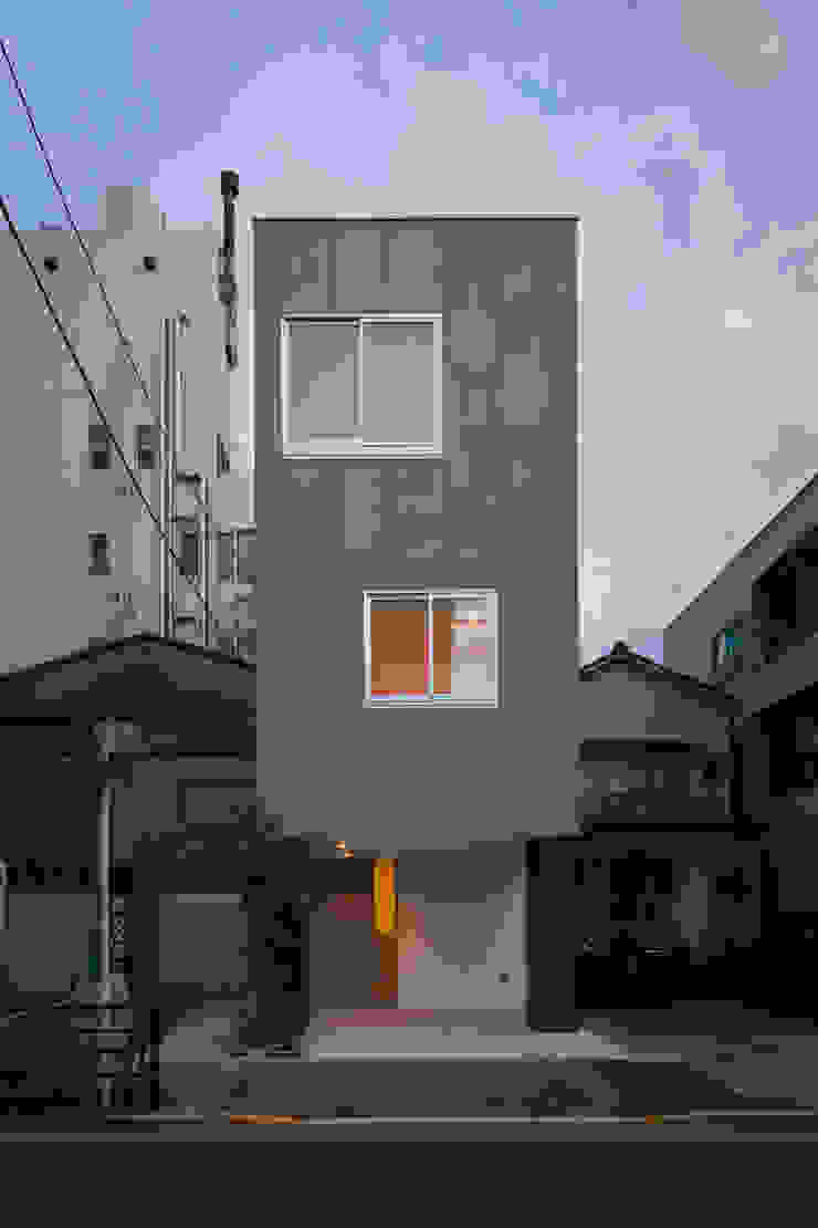 うなぎの寝床の多世帯住宅 Homify うなぎの寝床の多世帯住宅 Homify