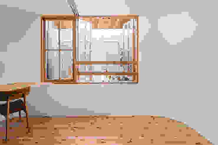melt, 建築設計事務所SAI工房 建築設計事務所SAI工房 Modern style doors Wood Wood effect