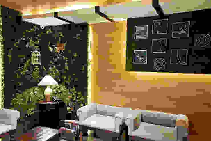 Mahajans Lounge in DLF 4, Gurugram Grecor Modern walls & floors