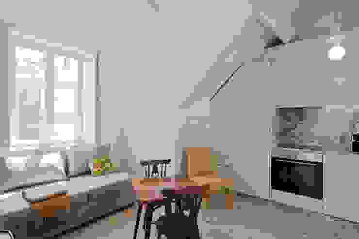 Casa de Camões Cozinhas minimalistas por Pedro Ferreira Architecture Studio Lda Minimalista