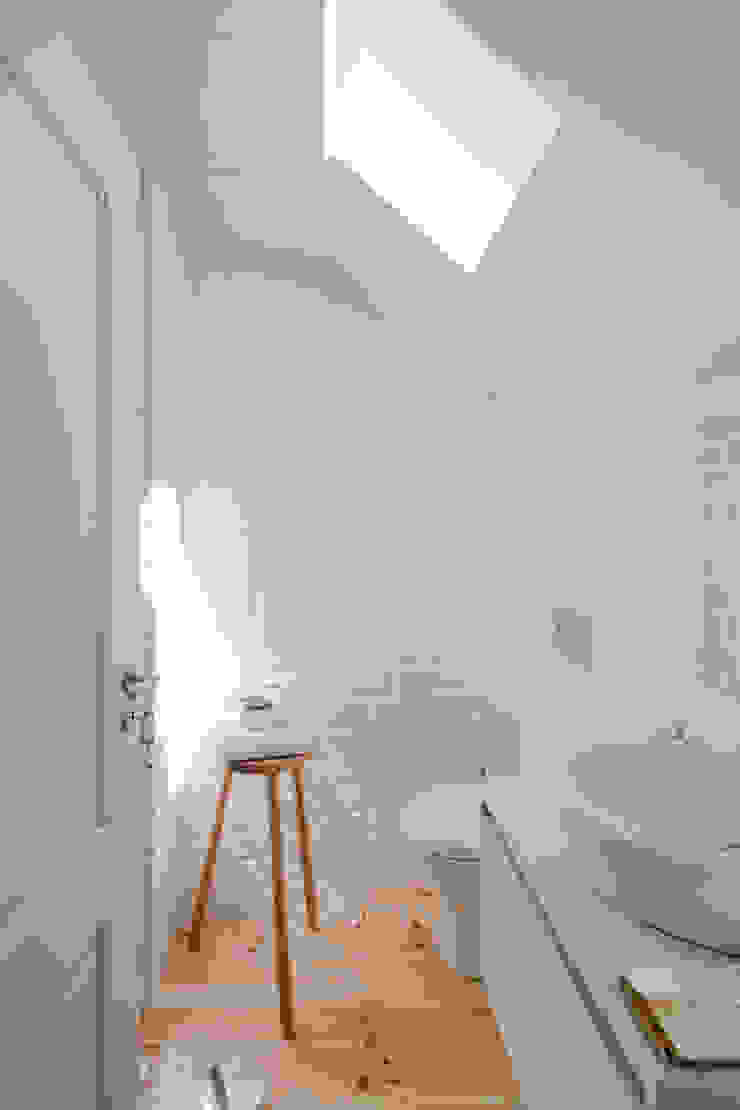 Instalação Sanitária Casas de banho minimalistas por Pedro Ferreira Architecture Studio Lda Minimalista