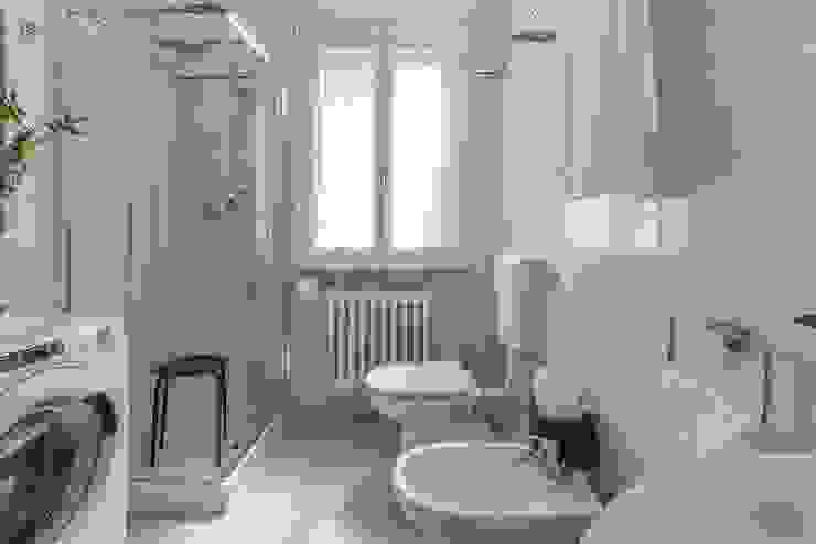 Appartamento Cigno, Home Staging per l'affitto, Anna Leone Architetto Home Stager Anna Leone Architetto Home Stager حمام