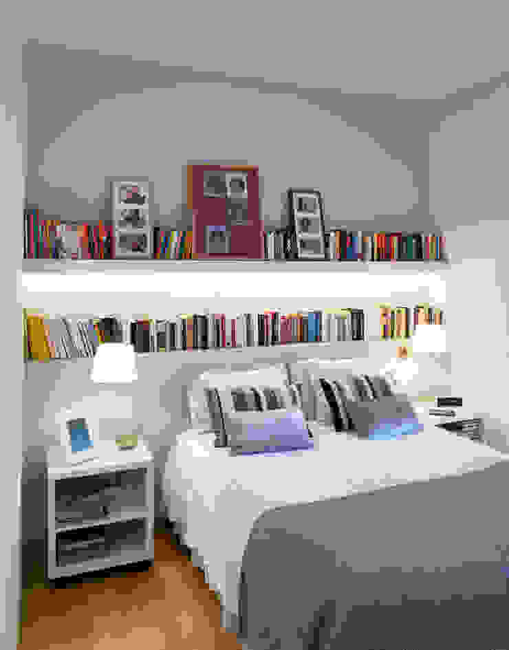 camera matrimoniale Costa Zanibelli associati Camera da letto moderna Legno Grigio camera da letto,camera matrimoniale,testata letto,camera libreria