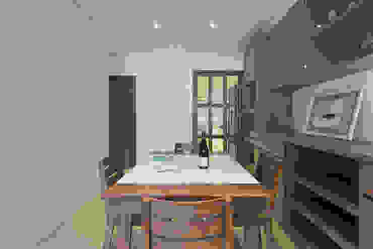 橙羿設計有限公司 Sala da pranzo in stile scandinavo