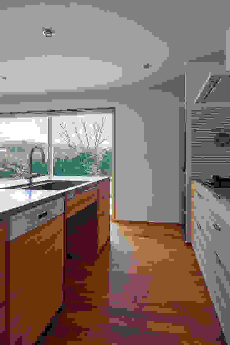 toki Architect design office Modern Kitchen Wood White