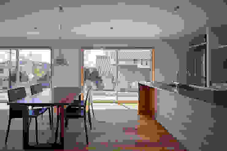 toki Architect design office Modern Dining Room Wood Multicolored
