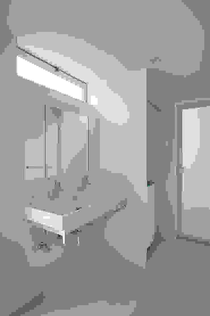 toki Architect design office Modern Bathroom Wood White