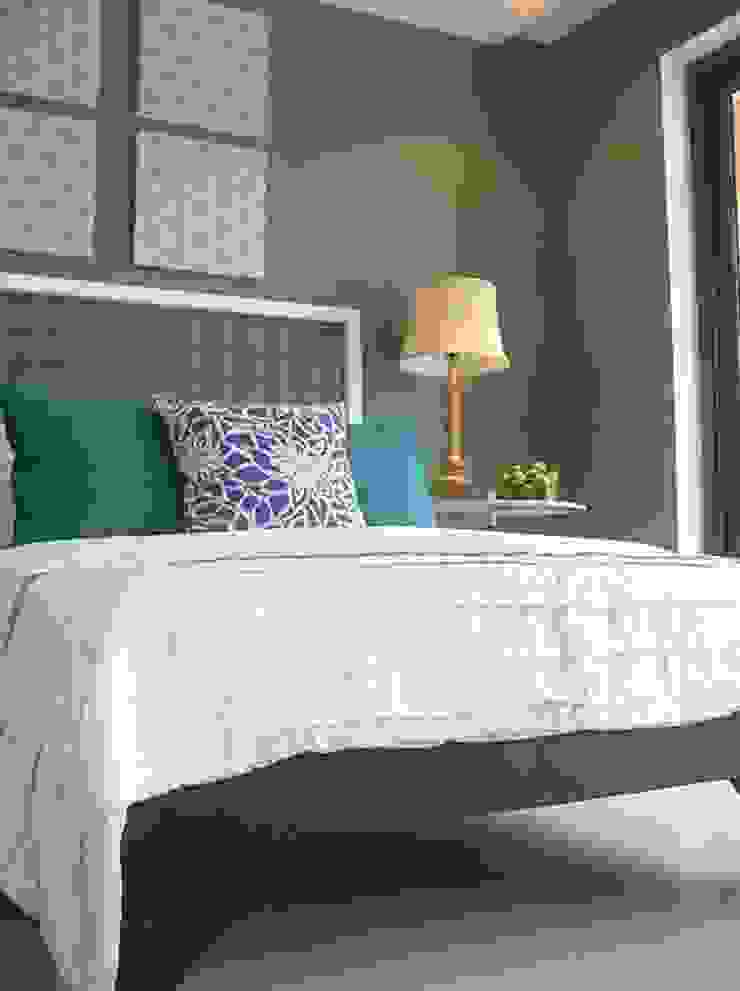 The Perfect Studio Apartment—Designer-Look Under $4000 Dollars (2014) James Grey Interiors Stairs