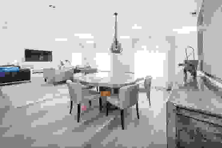 Modern Dining Room by DOMUS NOVA Modern