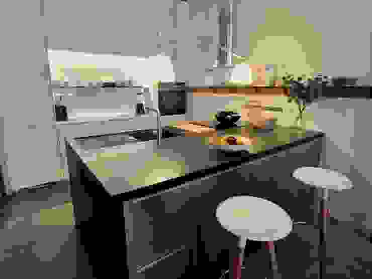 REFORMA INTEGRAL EN MADRID DOMUS NOVA Cocinas de estilo ecléctico ISLA COCINA,REFORMA INTEGRAL