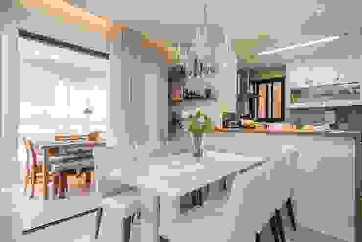 Moderne Esszimmer von okna arquitetura Modern Holz Holznachbildung
